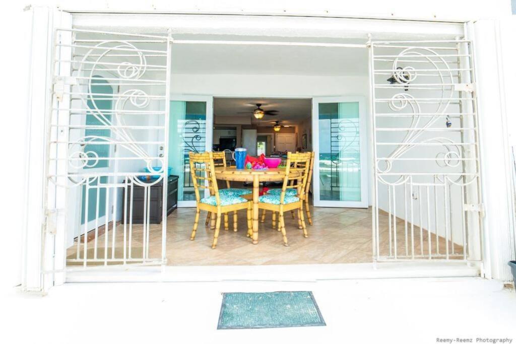 Gorgeous Ocean Views! Welcome To Bella Breeze! Beachfront 2Br 2Ba Sion Farm 外观 照片